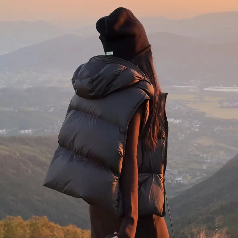 泡芙白鸭绒马甲女短款上衣秋冬季新款连帽背心宽松外穿马夹外套