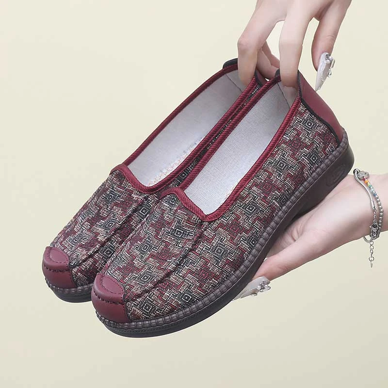 老北京布鞋女防滑软底中老年春秋平底舒适一脚蹬老人妈妈鞋奶奶鞋