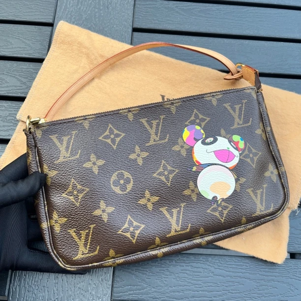 99新 LouisVuitton/路易威登 村上隆小熊猫麻将包单肩斜挎包