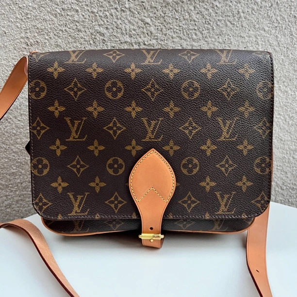 95新 LouisVuitton/路易威登 大号马鞍包 更换植糅经典翻盖斜挎包