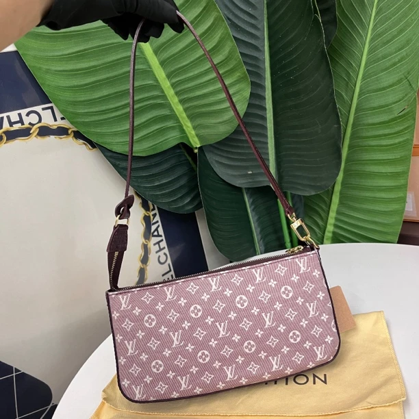 99新 LouisVuitton/路易威登 单宁大号麻将手提斜挎包