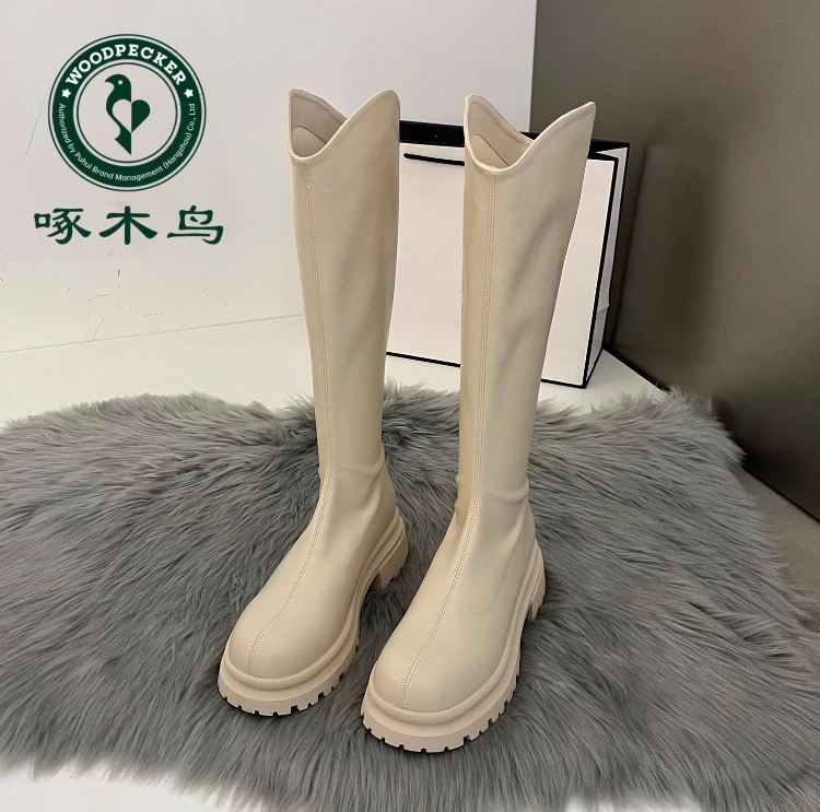 啄木鸟白色厚底长筒靴女2024新款冬加绒v口高筒靴长靴瘦瘦骑士靴