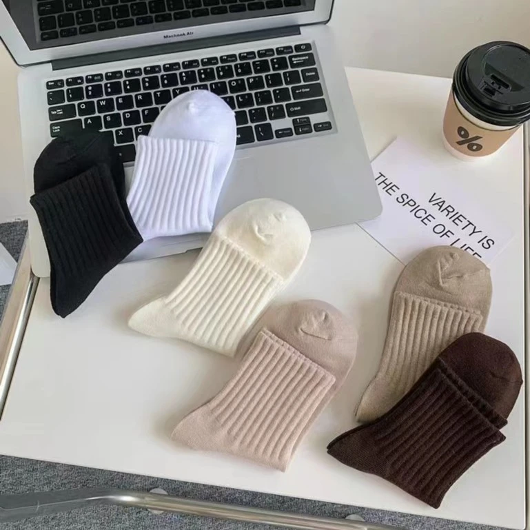 平板袜子男女短筒纯色少女简约百搭运动ins中筒情侣透气四季通用