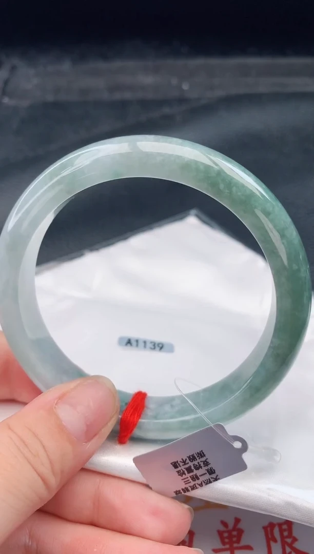 【闪购商品】翡翠手镯未镶嵌62正圈