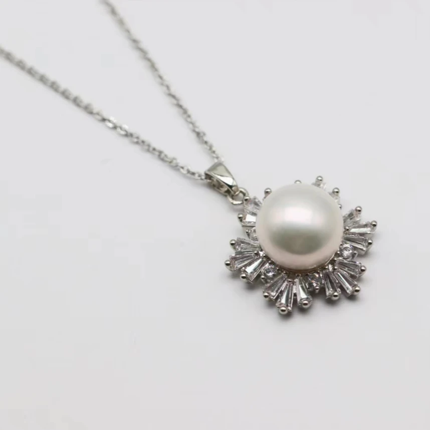 15 L 冰雪白色珍珠吊坠