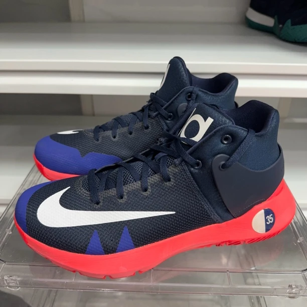 42.5码 kd5篮球鞋 99新