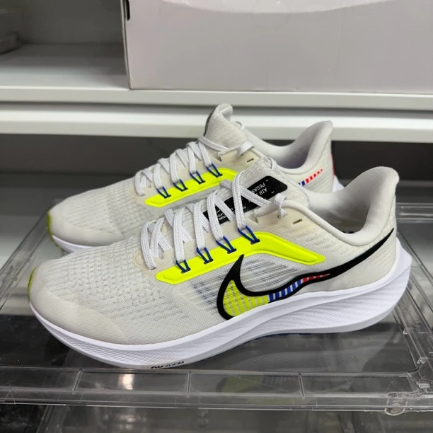 捡漏99新42码 nikezoom白黄跑步鞋 市价849