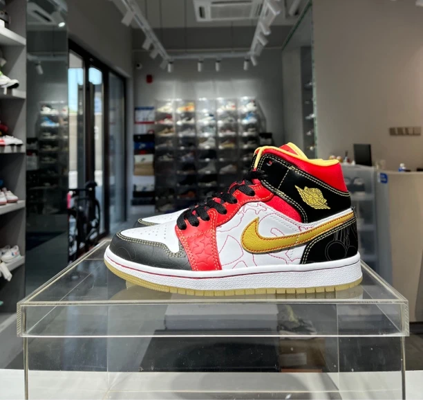 37.5码 aj1喜庆 原盒配件齐全 37.5码 穿一次 球鞋