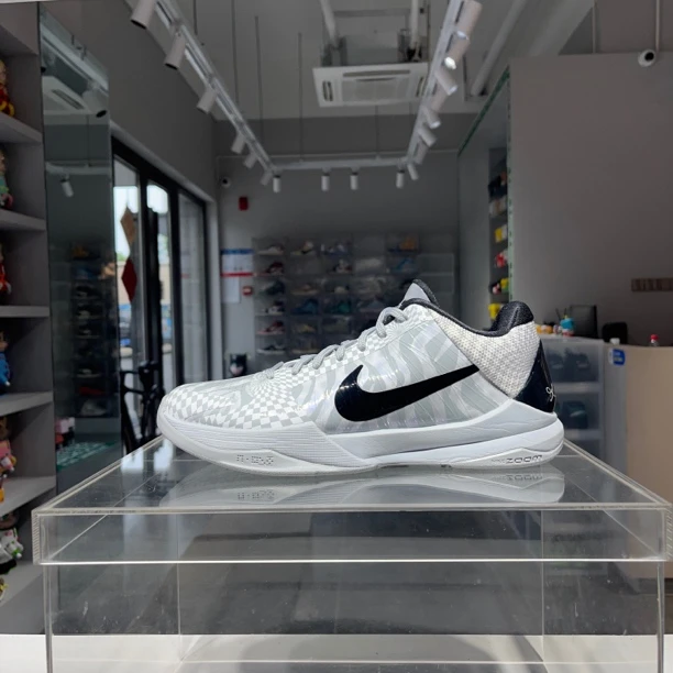 41码 zk5斑马 德罗赞 原盒配件齐全 41码 试穿几分钟