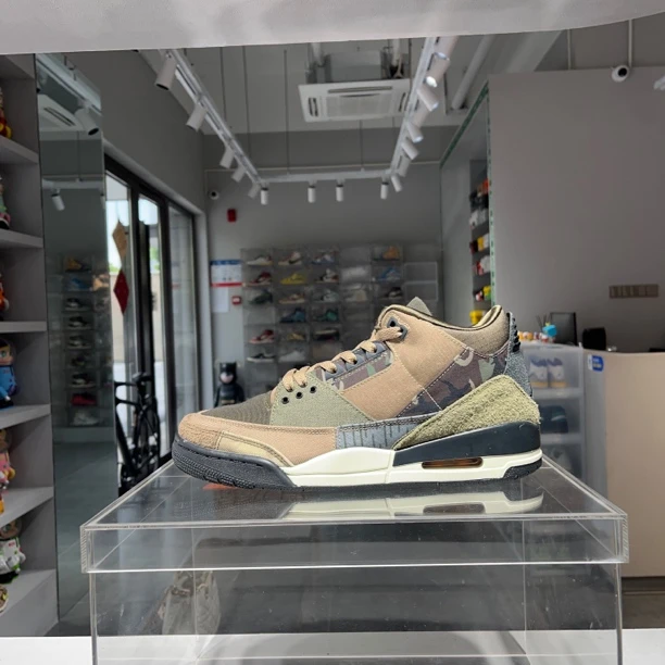43码 aj3迷彩拼接 原盒配件齐全 43码 仅穿一次球鞋