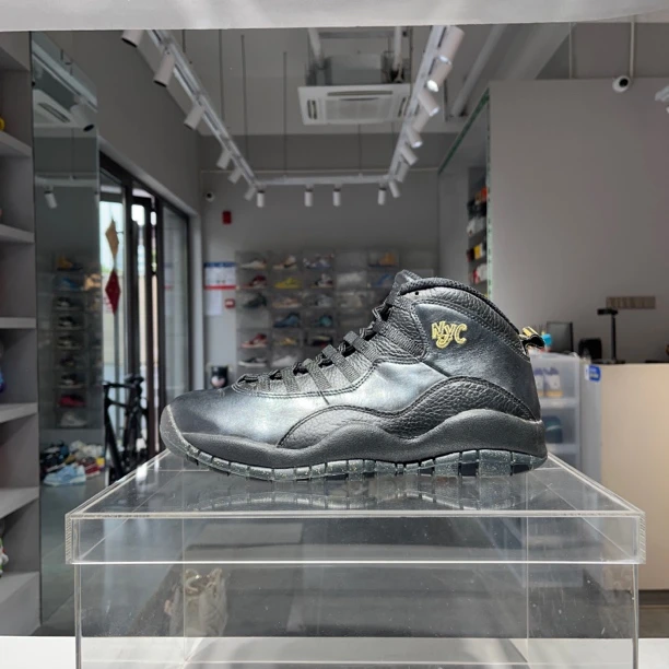 43码 aj10纽约 43码 仅穿一次 球鞋无原盒