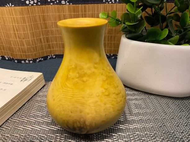 小叶黄杨木花瓶品香罐笔筒一木挖无拼补尺寸：口径8高10