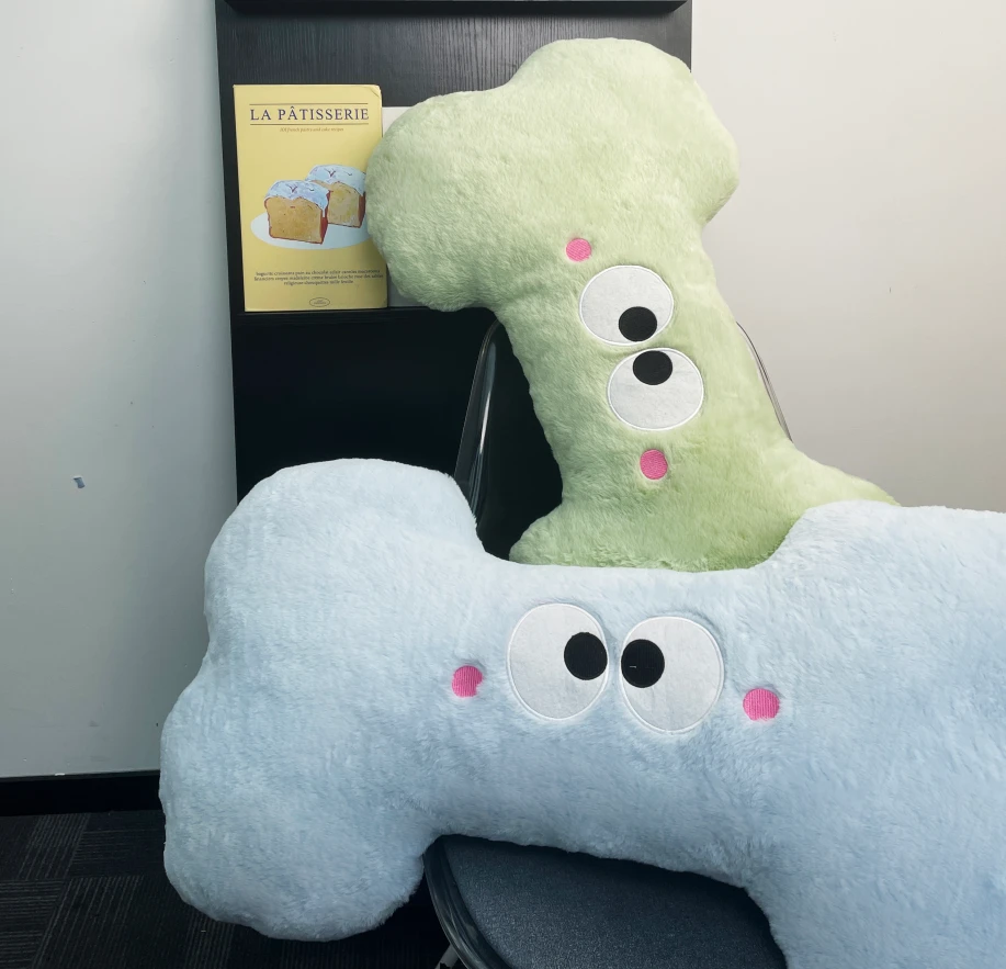【一个装】可爱卡通骨头抱枕毛绒玩具抱枕超软腰靠靠垫