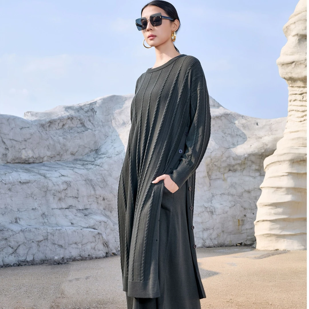 24502 日系风开叉针织连衣裙