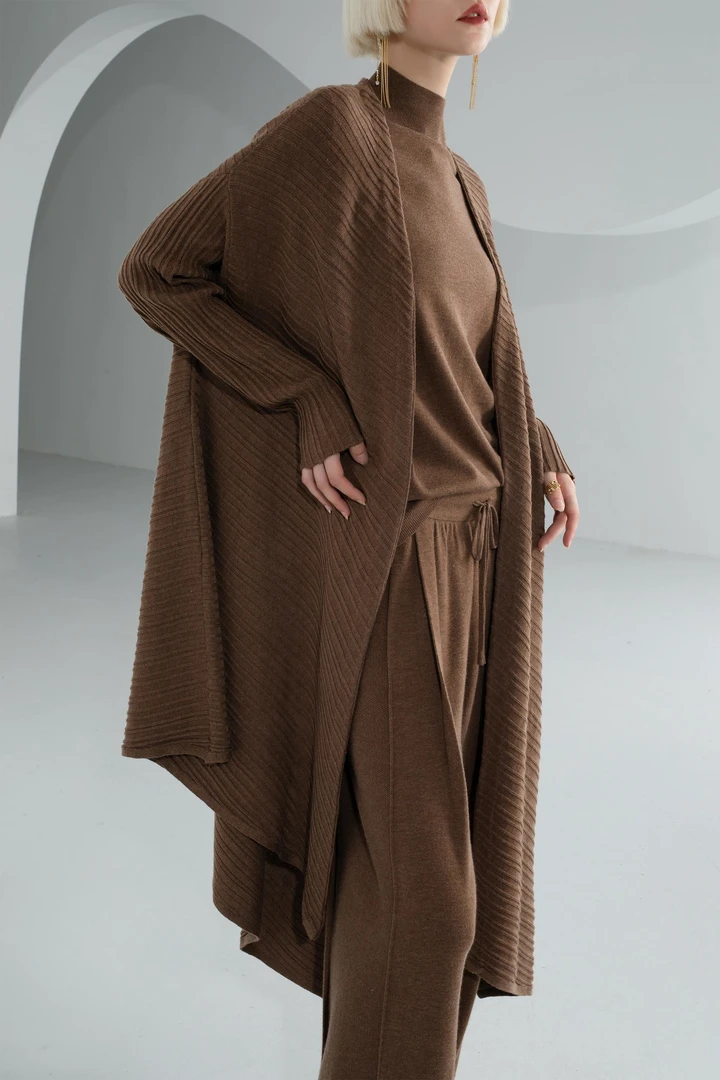 【今彩家】浅咖秋冬季22888气质减龄时尚原创欧货轻奢宽松外披