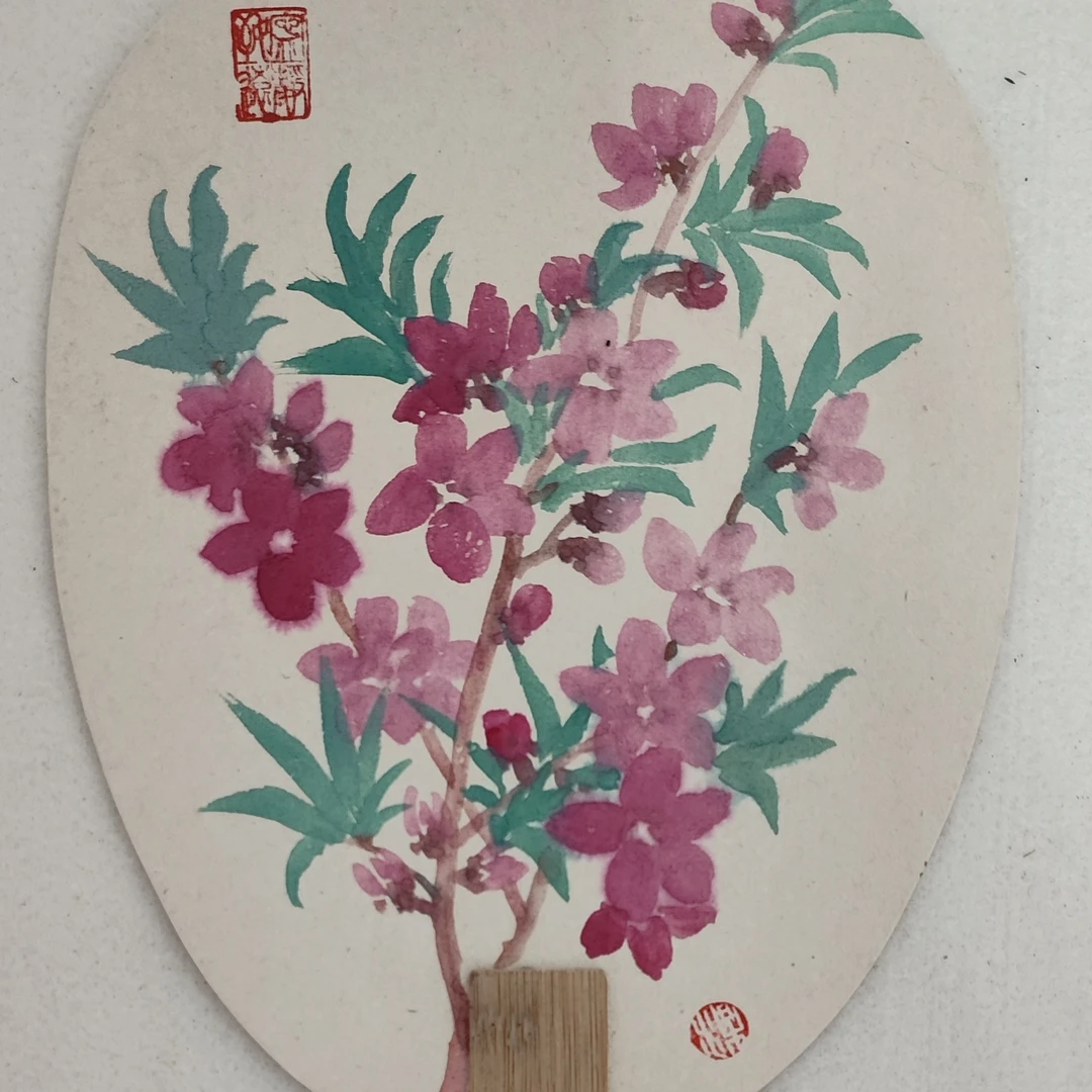 美人团扇三月桃花