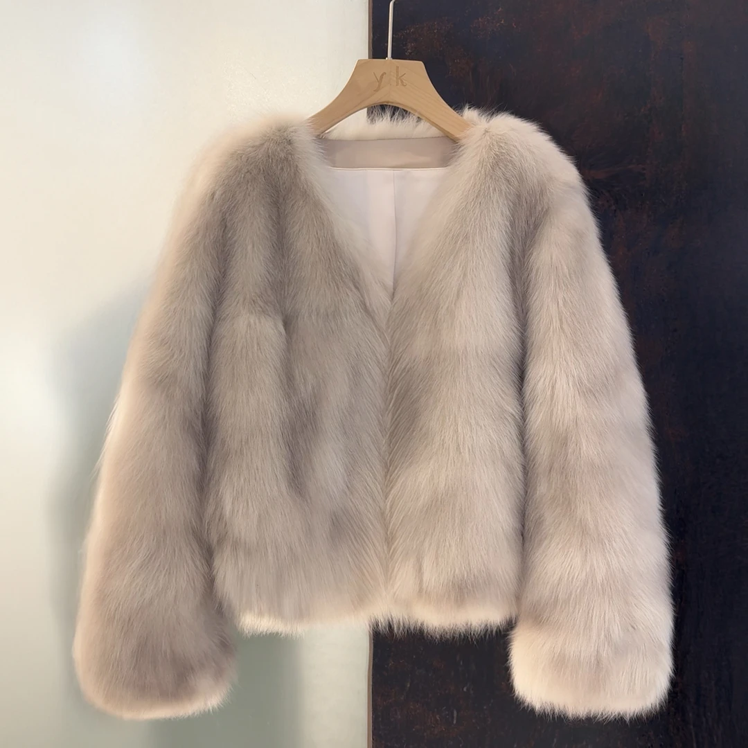 蒋小果狐狸毛皮草外套女短款2025秋冬新款海宁韩版v领奶灰24520