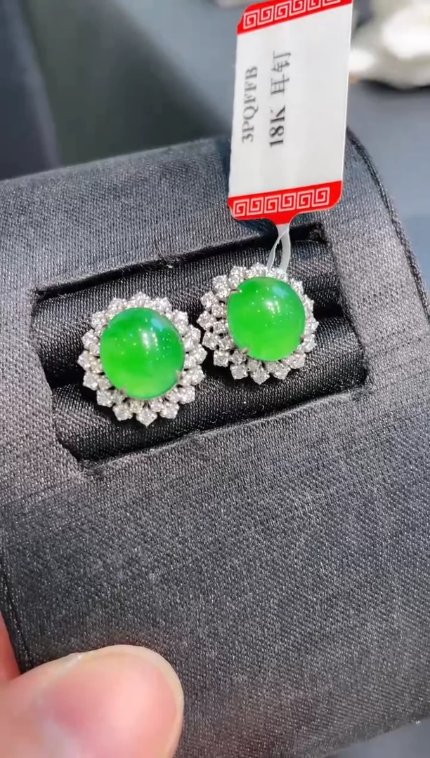 【闪购商品】翡翠颈饰18K金镶嵌耳钉A85天然A货翡翠