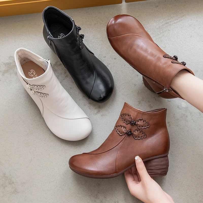 冬季新款女鞋中老年短靴软底软面复古休闲民族风圆头舒适女靴