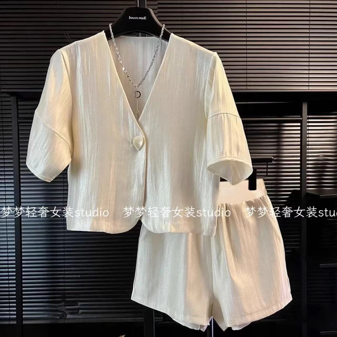 2024夏季新款时尚短裤套装女休闲气质短袖两件套一粒扣薄款轻奢