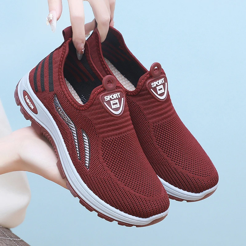 老北京布鞋春夏新款女士中老年休闲运动一脚蹬轻便防滑耐磨妈妈鞋