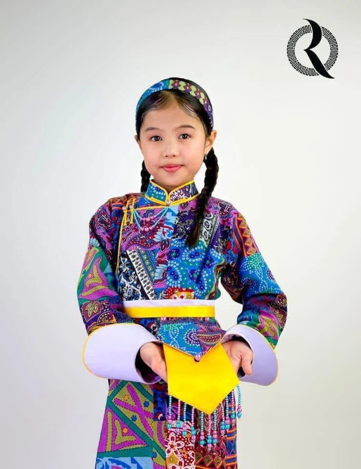 伊苏根民族服饰冬季儿童款蒙古袍