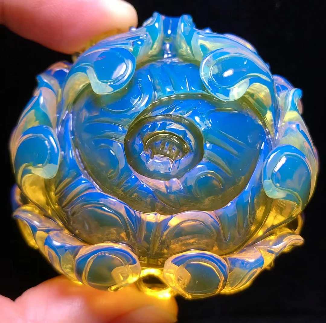 高蓝牡丹花吊坠，微微粉点无裂冰，规格52.4/57.7/23.2mm重36.5克