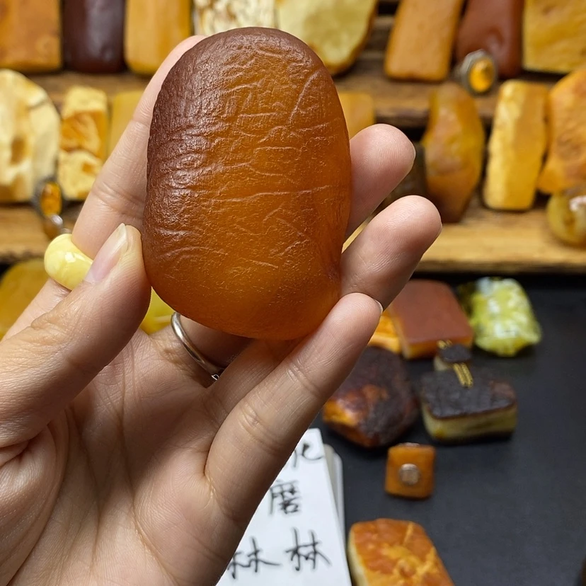 【闪购商品】琥珀裸石未镶嵌山*石