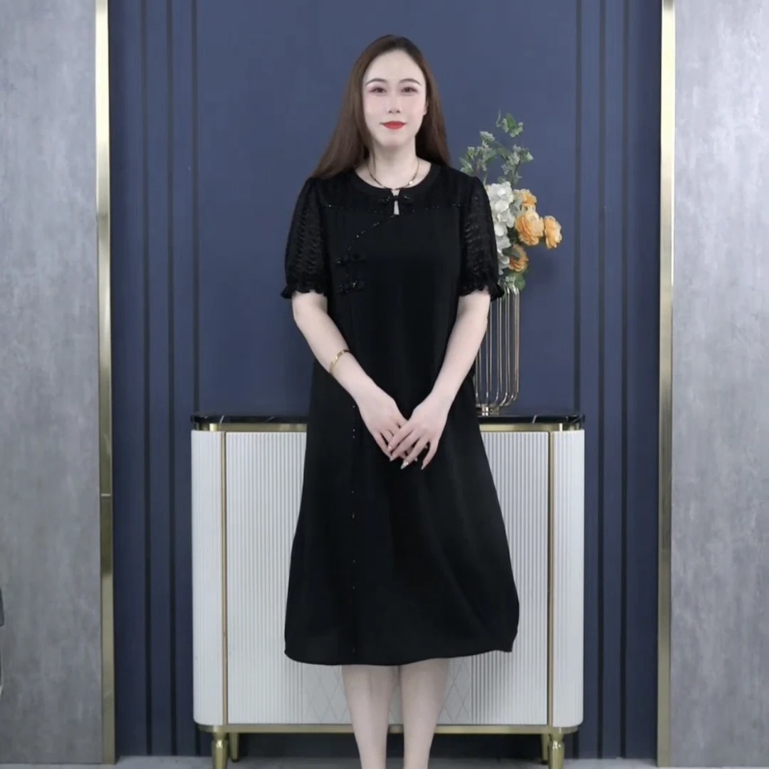 苏迷 大码女装黑色气质优雅连衣裙圆领短袖盘扣裙子 240729