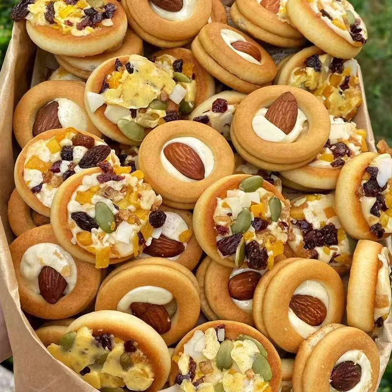 【手工现做】网红坚果披萨饼干巧克力咸蛋黄夹心饼干休闲零食批发