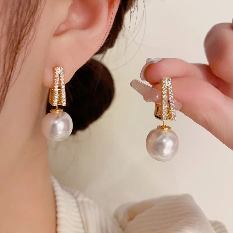 铜合金仿珍珠耳饰 新款精致简约微镶锆石仿珍珠耳环多戴款耳钉925