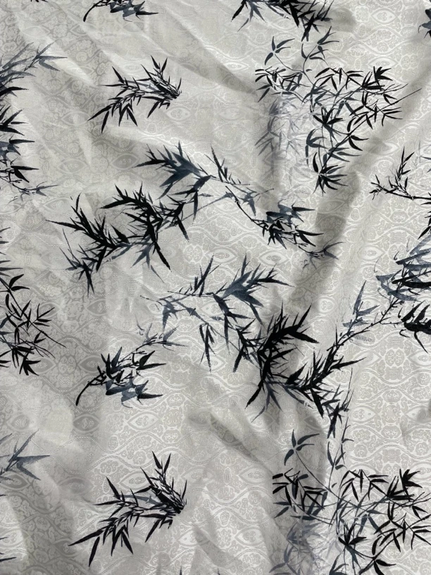 【轩宇定制】银灰色水墨画竹子红云纱布料