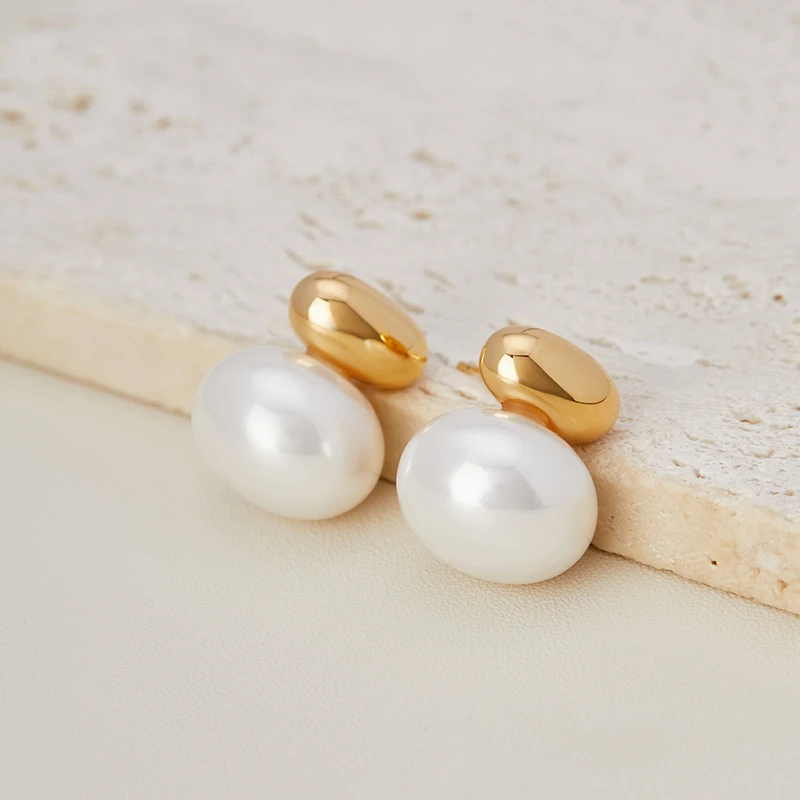 合金仿珍珠耳饰 白色时尚气质复古轻奢优雅小众法式经典耳钉耳环