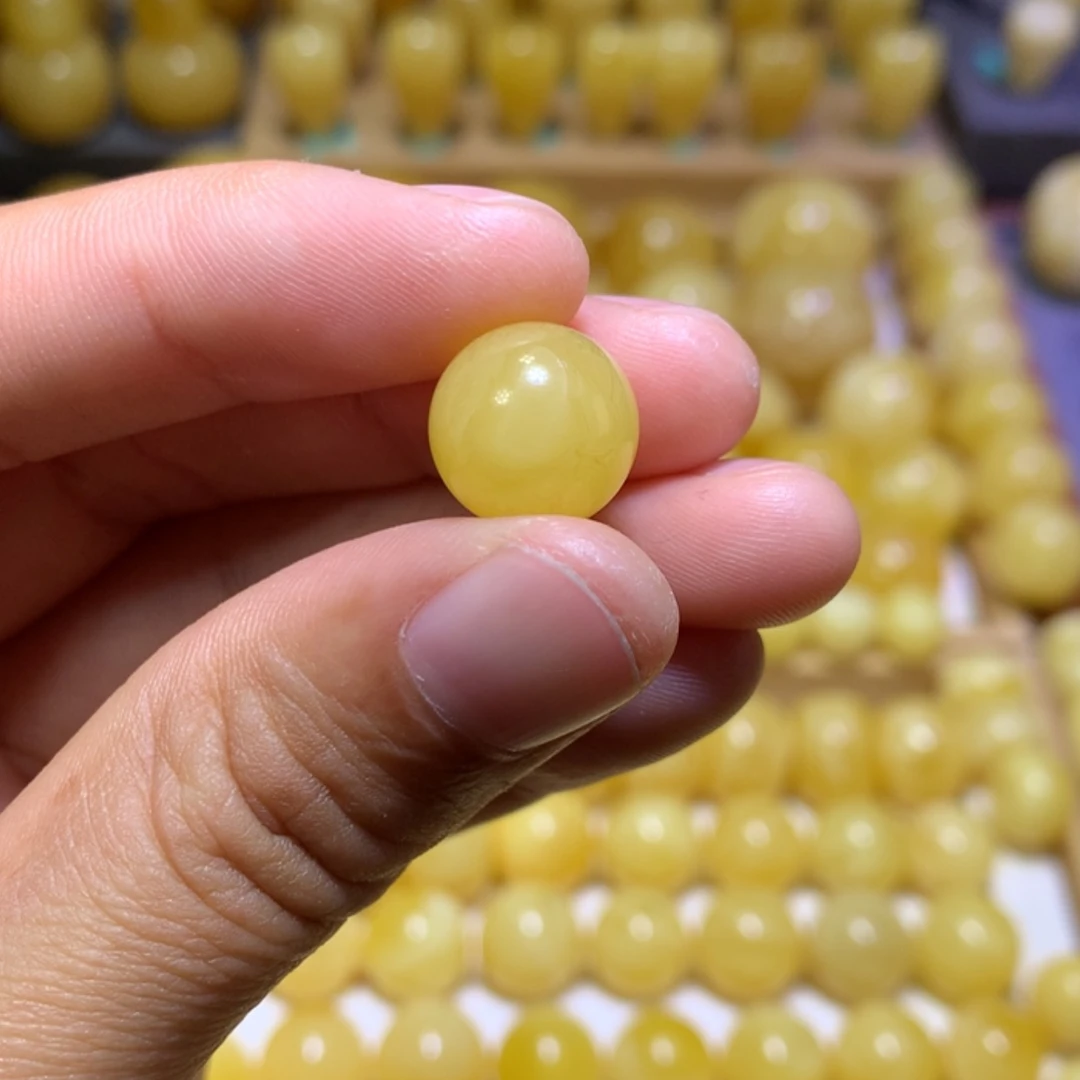 【闪购商品】蜜蜡裸石未镶嵌跟***杯天然俄料蜜蜡鸡油黄圆珠12.3