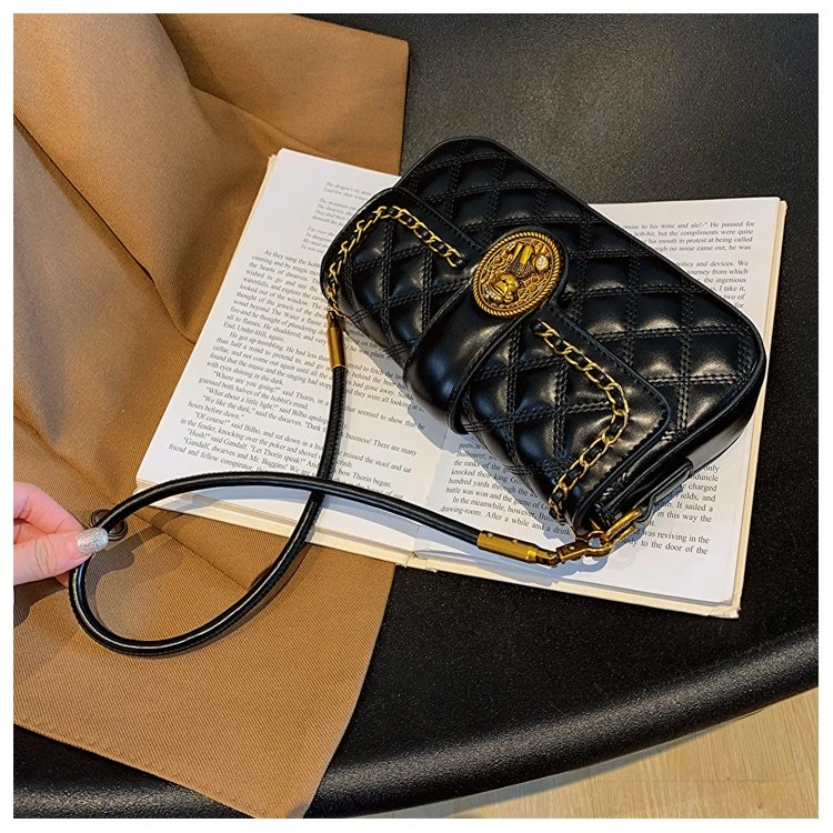 自带编码斜挎包,无编码发主图