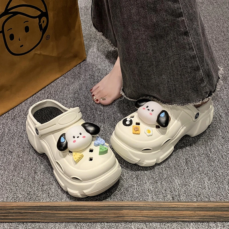 小狗洞洞鞋夏季女款可爱卡通DIY鞋花创意厚底增高两穿凉拖鞋