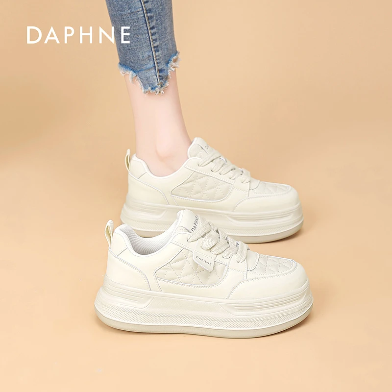 达芙妮真皮小白鞋秋冬季板鞋厚底增高经典舒适百搭小白鞋春季女鞋