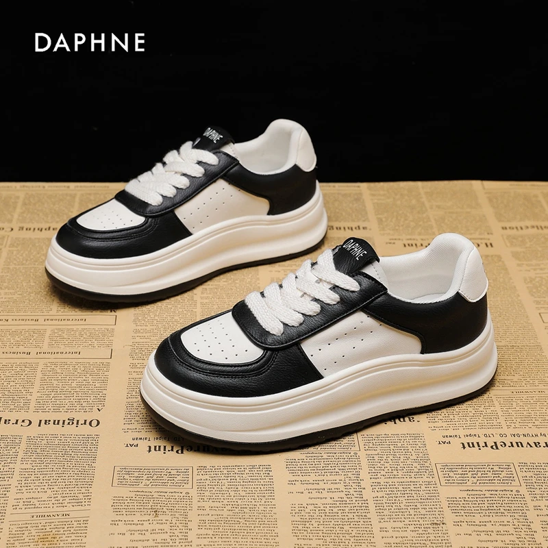 Daphne/达芙妮小白鞋女秋季新款透气真皮软底增高厚底休闲板鞋