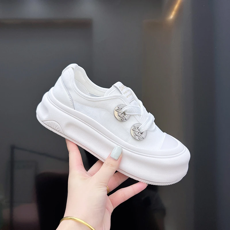 Daphne/达芙妮小白鞋女夏季新款时尚真皮运动软底增高休闲鞋百搭