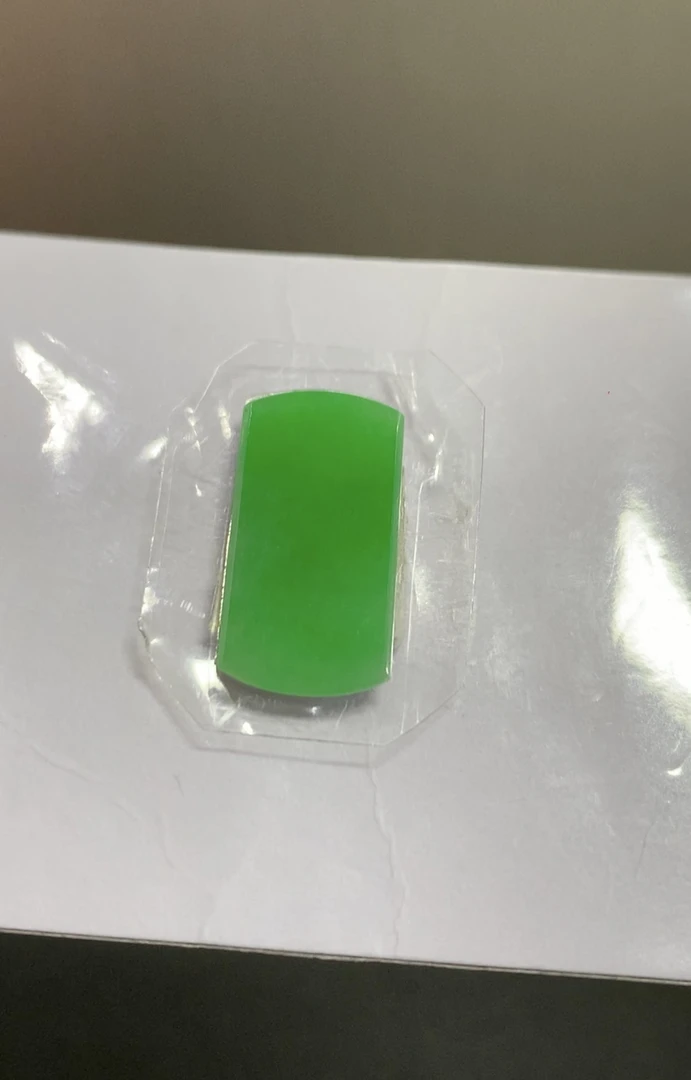 天然a货翡翠 男士带的大气款 满阳绿马鞍戒 可做吊坠手饰戒指等