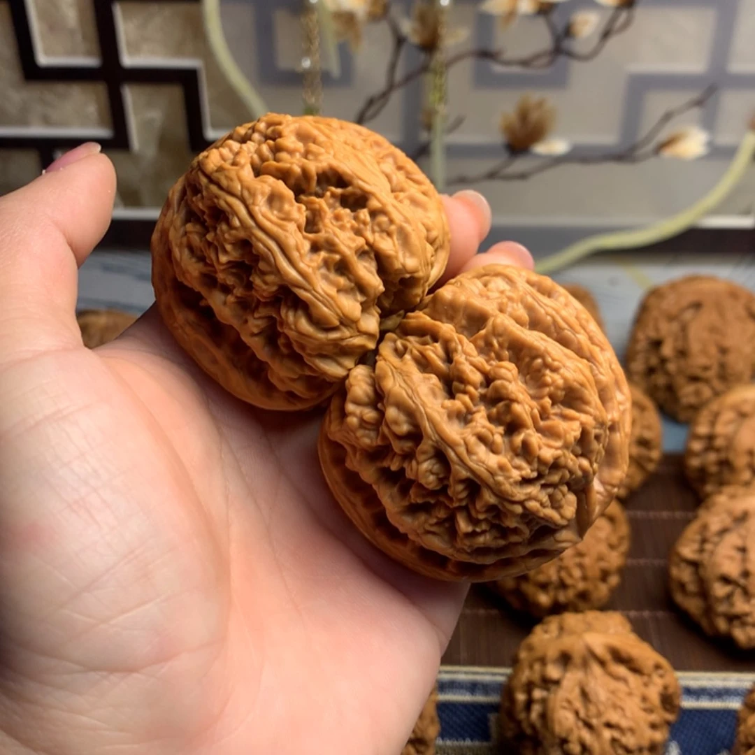 【闪购商品】文玩核桃吊坠一**石粗筋