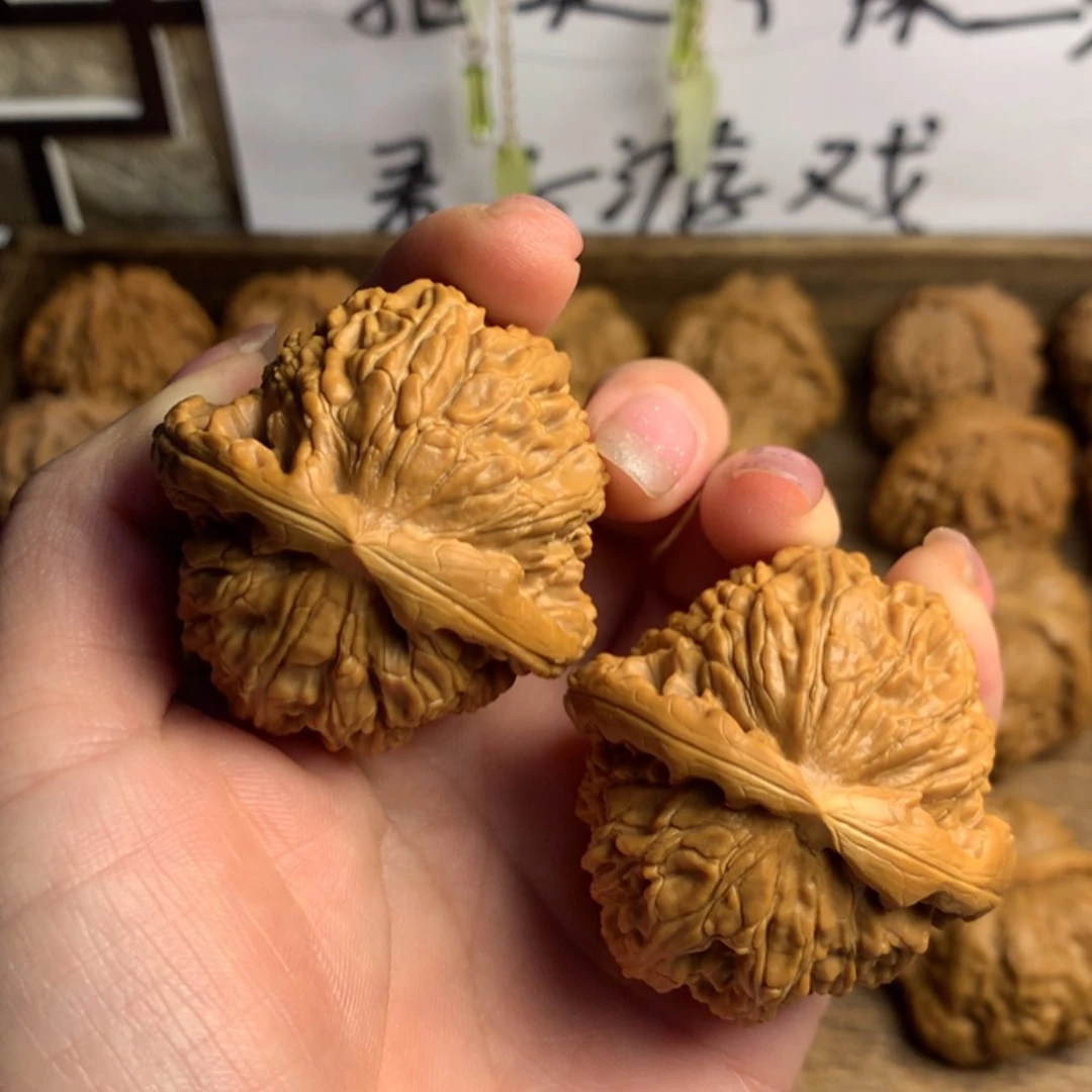 【闪购商品】文玩核桃吊坠清****茶白狮