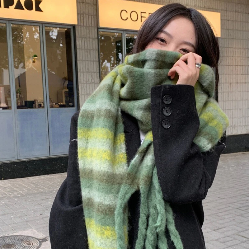 复古绿色条纹围巾女冬季2024新款韩版圈圈纱围脖加厚保暖学生披肩