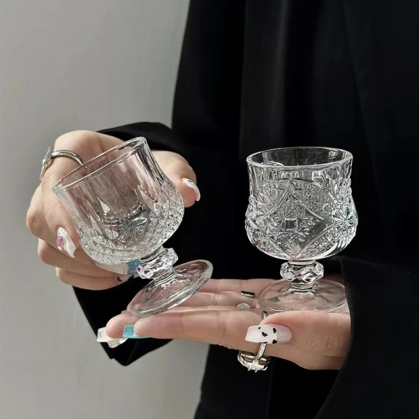 迷你高脚刻花玻璃杯 复古白酒酒杯一口杯 家用高颜值玻璃杯香槟杯