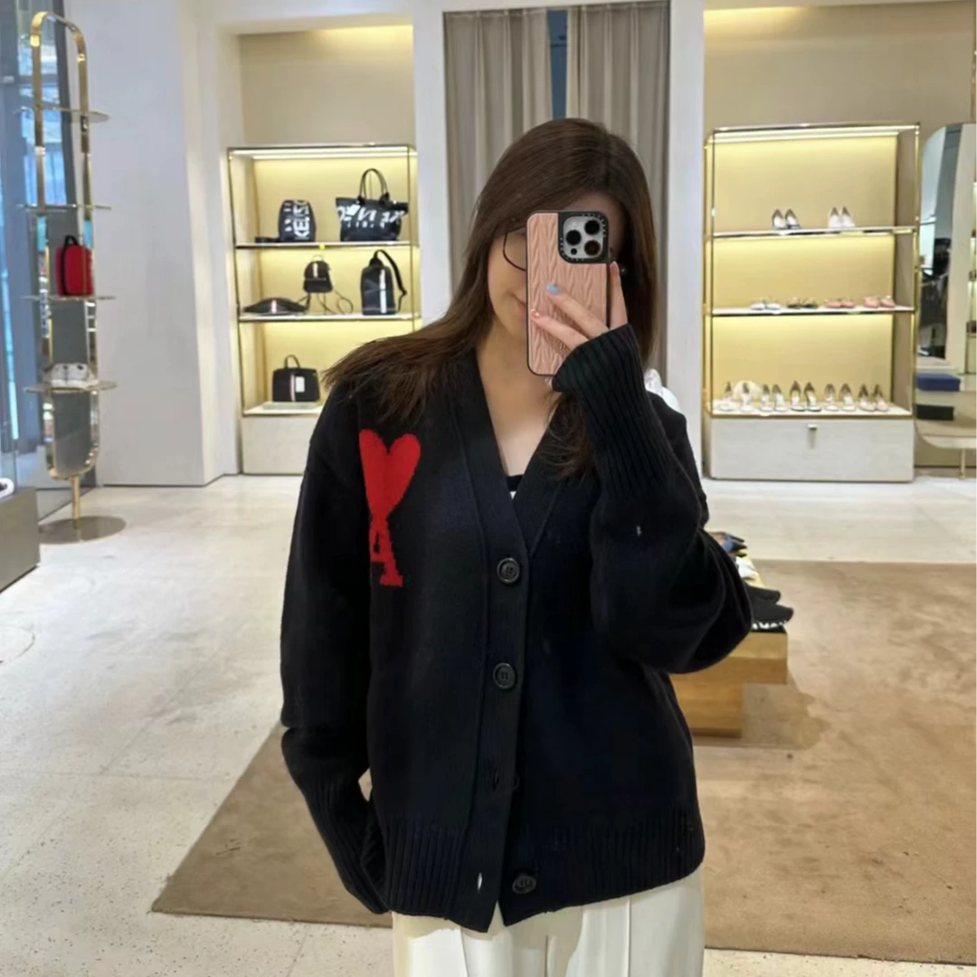 全新未使用  奢邦/AMIPARIS/衣服/公价4300/23秋冬黑红暗心开衫