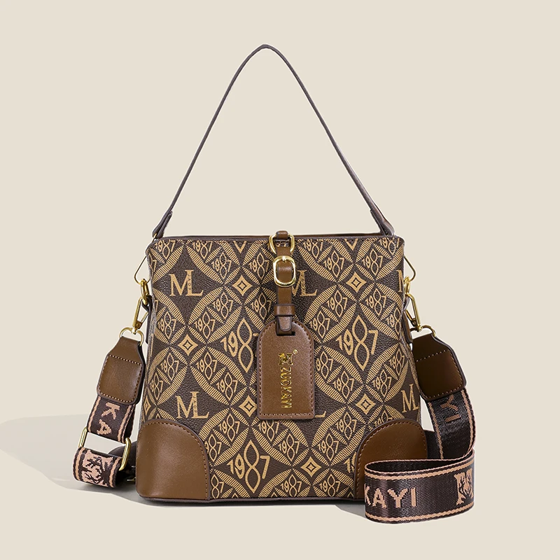 水桶包包女2024新款通勤手提斜跨包高级质感洋气单肩斜挎包包女