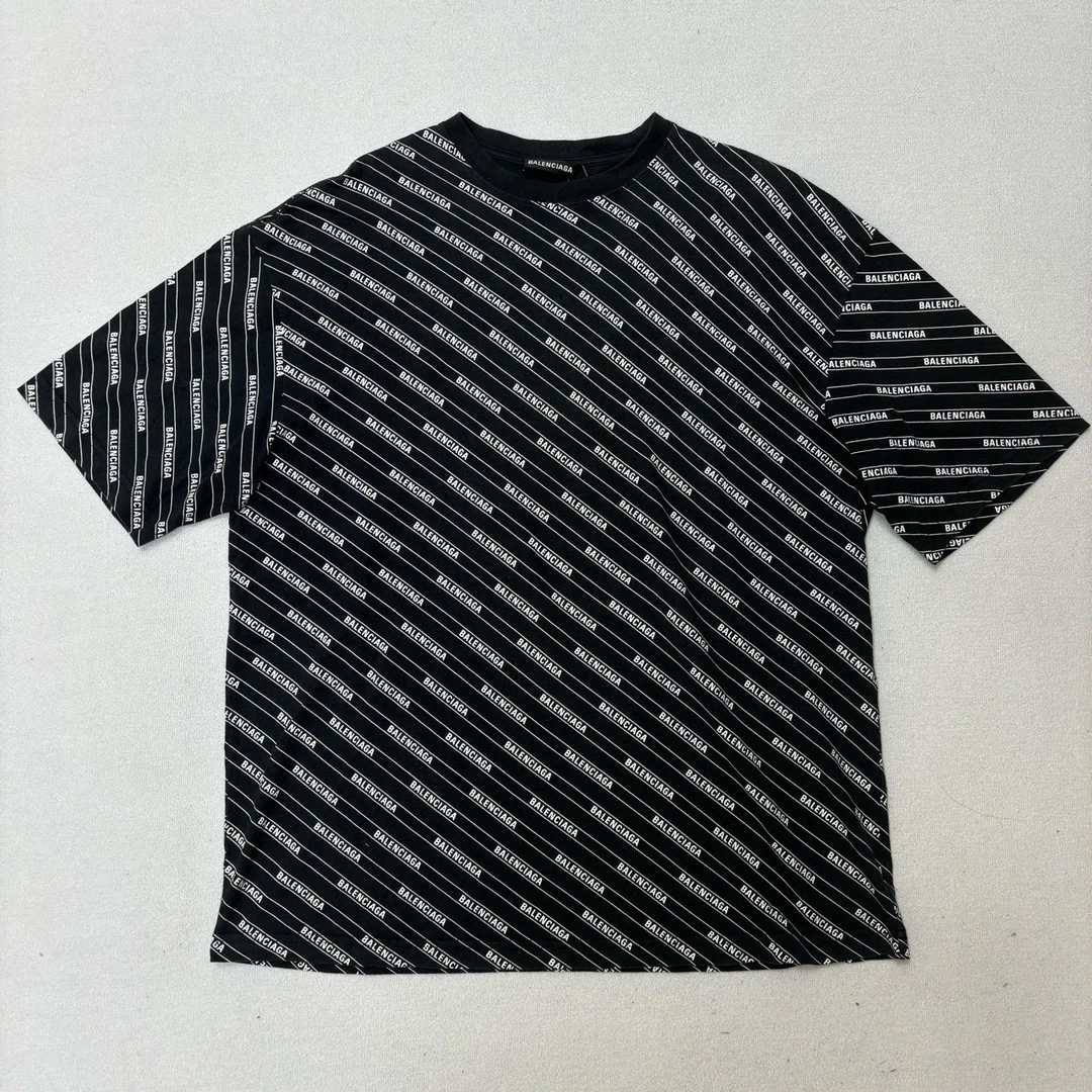 Balenciaga 巴黎世家/logo弹幕满印短袖/尺码S/成色99新/编号5688