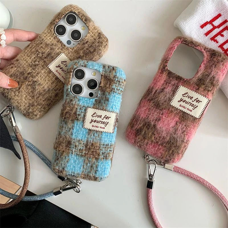 ins风秋冬毛绒格纹适用iPhone15Promax苹果16手机壳14pro爆款13