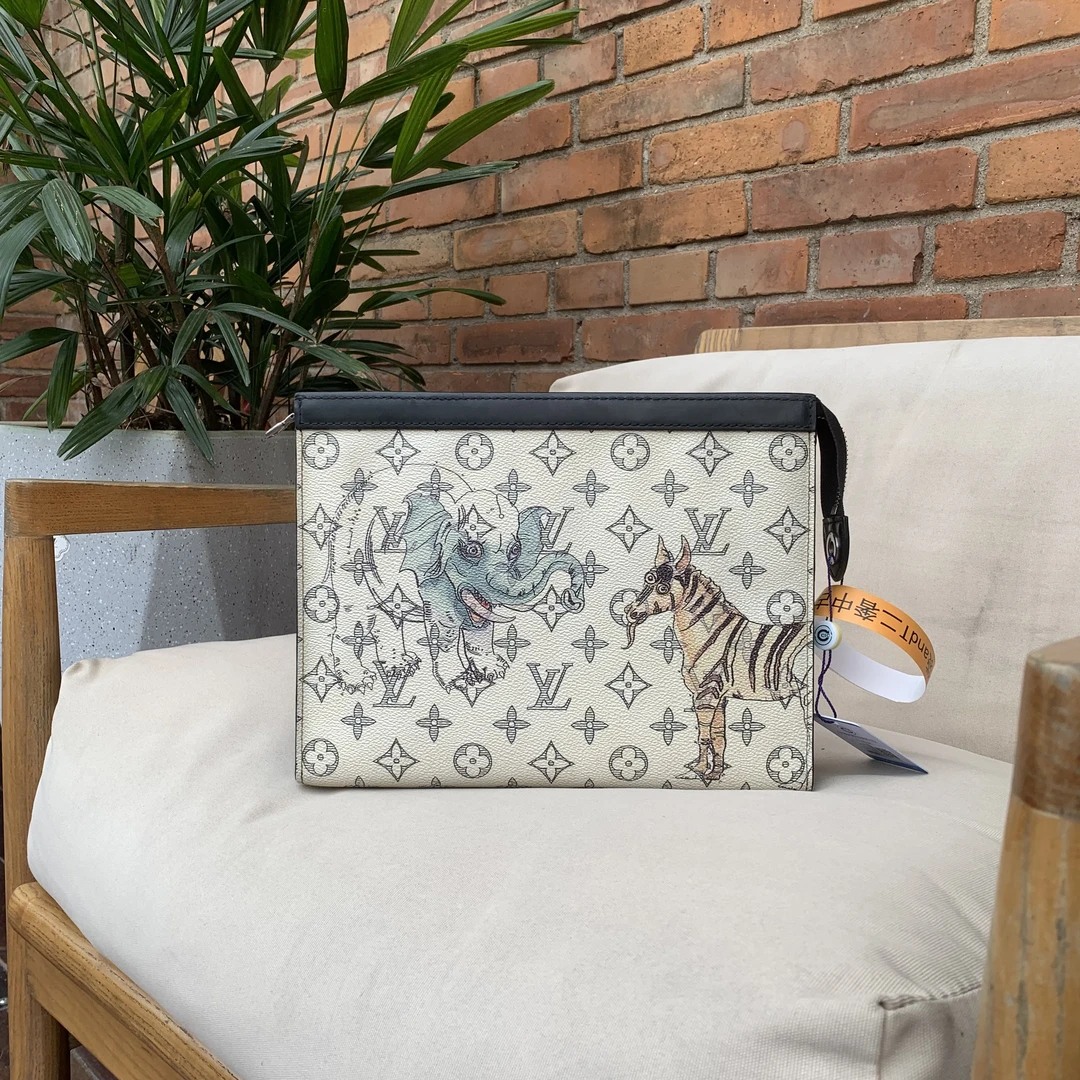 95新 LouisVuitton/路易威登 手拿包白色动物园系列洗漱包
