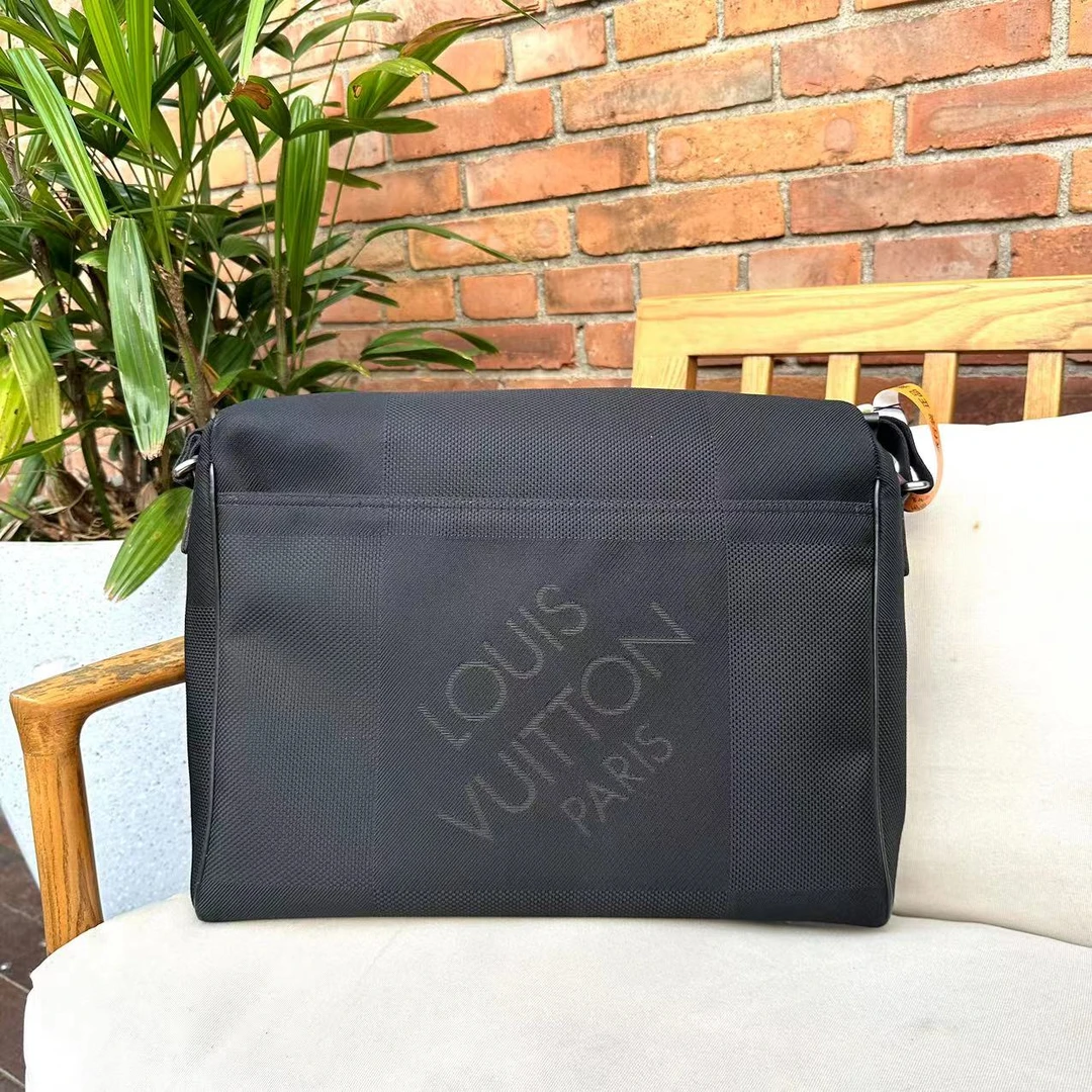 95新 LouisVuitton/路易威登 帆船 翻盖斜挎包｜黑色帆布｜全原